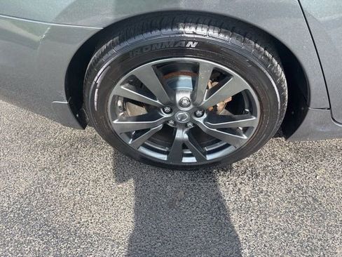 Used 2017 Nissan Maxima 3.5 SL FWD image 44