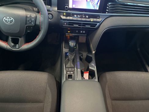 Used 2025 Toyota Camry LE FWD image 10