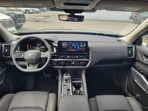 New 2026 Nissan Pathfinder SL FWD image 9