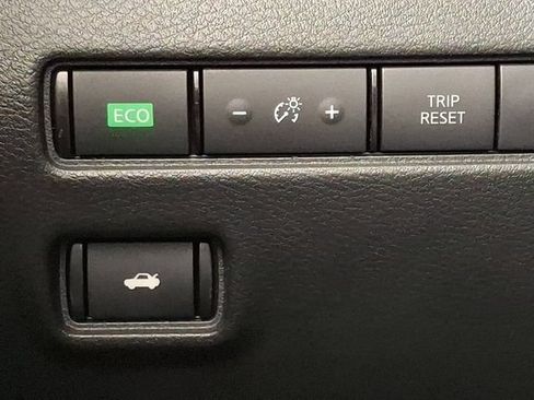 Used 2021 Nissan Sentra SR FWD image 24