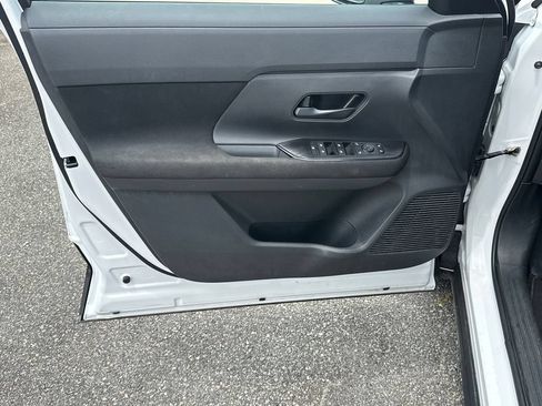Used 2025 Nissan Kicks S FWD image 10