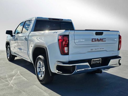 Used 2025 GMC Sierra 1500 SLE w/ Preferred Package image 5