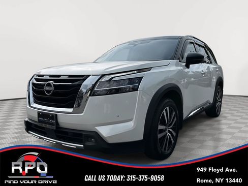 Used 2023 Nissan Pathfinder Platinum AWD/4WD image 1