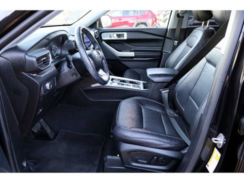 Used 2022 Ford Explorer Limited w/ Equipment Group 301A RWD image 30
