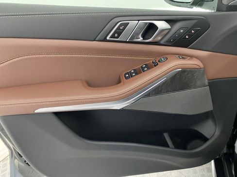 Used 2026 BMW X5 xDrive40i w/ Executive Package image 11