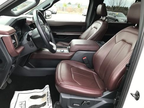 Used 2024 Ford Expedition Limited AWD/4WD image 16