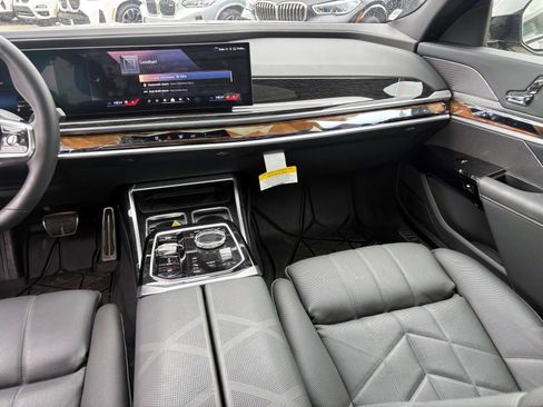 Used 2026 BMW i7 xDrive60 w/ Executive Package AWD/4WD image 33
