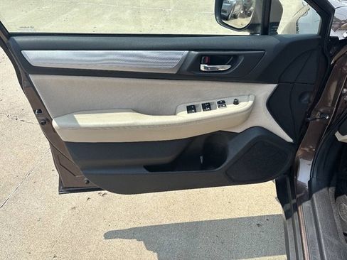 Used 2019 Subaru Outback 2.5i Premium AWD/4WD image 3