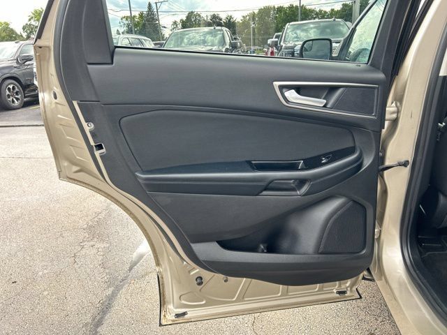 Used 2017 Ford Edge SEL AWD/4WD image 19