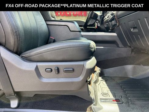 Used 2013 Ford F350 Platinum w/ FX4 Off Road Pkg AWD/4WD image 32