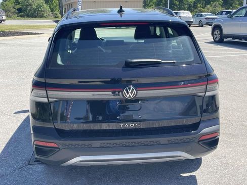 Used 2025 Volkswagen Taos S image 5