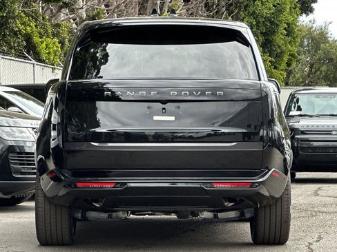 New 2026 Land Rover Range Rover Long Wheelbase SE AWD/4WD image 9