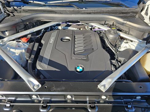Used 2023 BMW X6 xDrive40i w/ M Sport Package image 32