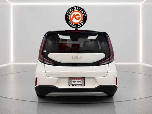 Used 2024 Kia Soul LX FWD image 4