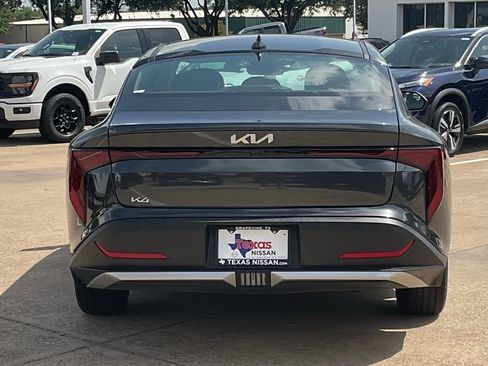 Used 2025 Kia K4 FWD image 5