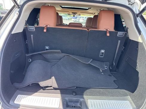 Used 2025 INFINITI QX60 Sensory w/ Vision Package AWD/4WD image 16