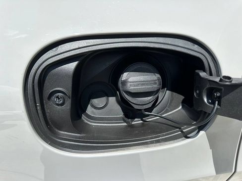Certified 2026 Porsche Cayenne Coupe AWD/4WD image 43