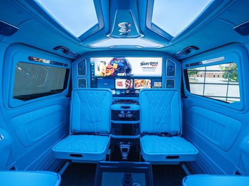 Used 2023 Mercedes-Benz Metris Passenger image 52