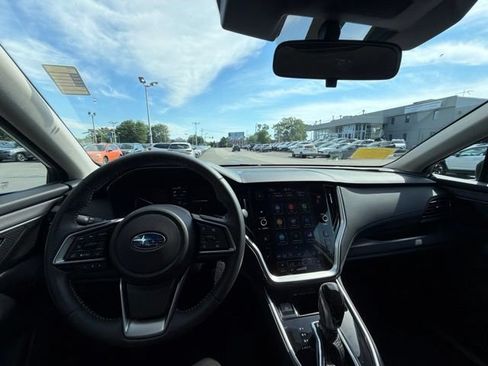 Used 2025 Subaru Outback Premium AWD/4WD image 12