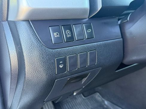 Used 2019 Toyota Highlander XLE AWD/4WD image 15
