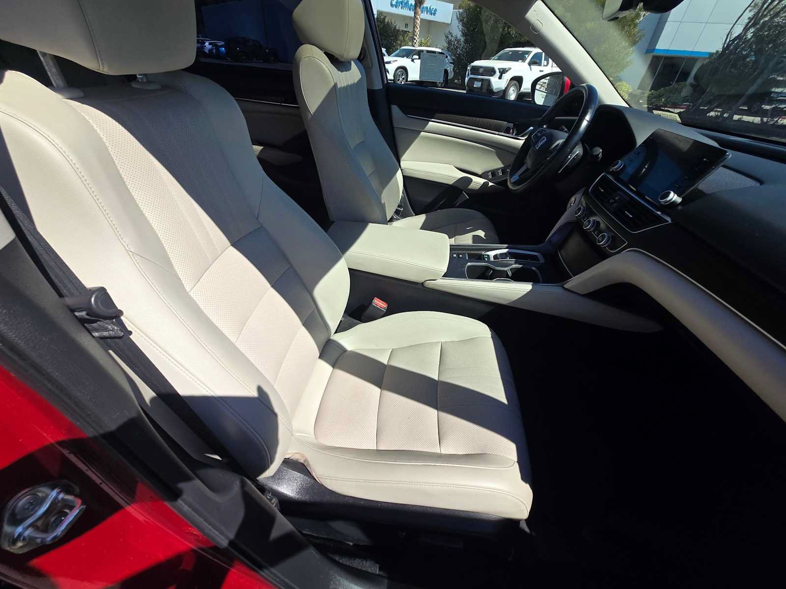 Used 2018 Honda Accord EX-L image 10