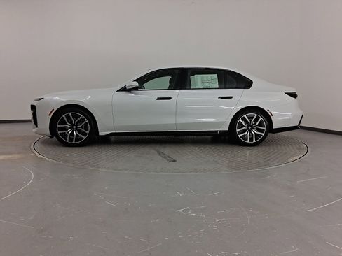 New 2026 BMW 740i w/ Premium Package image 2