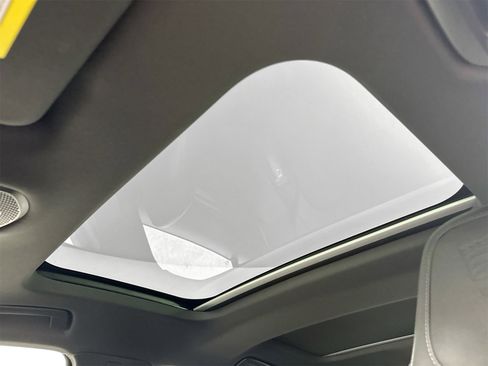 Certified 2025 Porsche Panamera 4 image 36