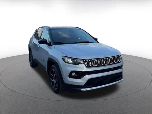Used 2025 Jeep Compass Limited image 3