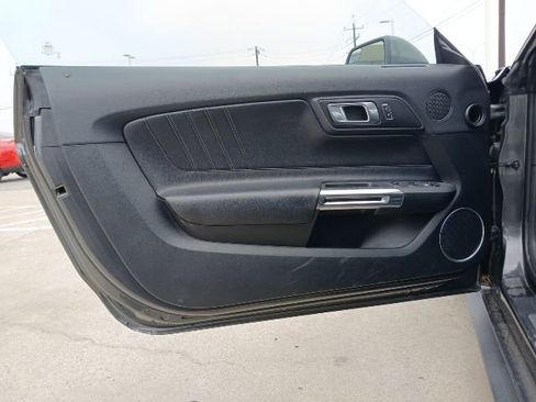 Used 2020 Ford Mustang Premium RWD image 13