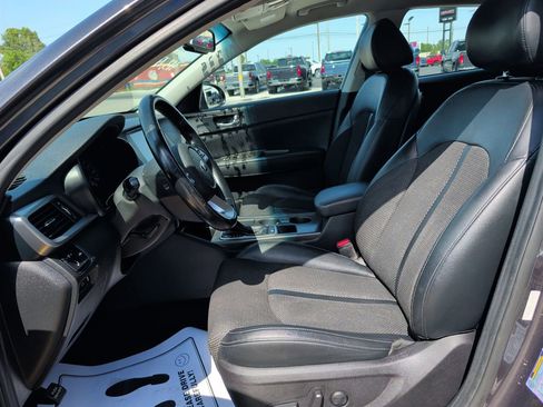 Used 2019 Kia Optima S FWD image 8