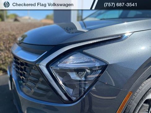 Used 2023 Kia Sportage LX image 12