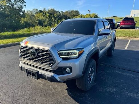 Used 2021 Toyota Tacoma TRD Off-Road w/ Technology Package AWD/4WD image 7