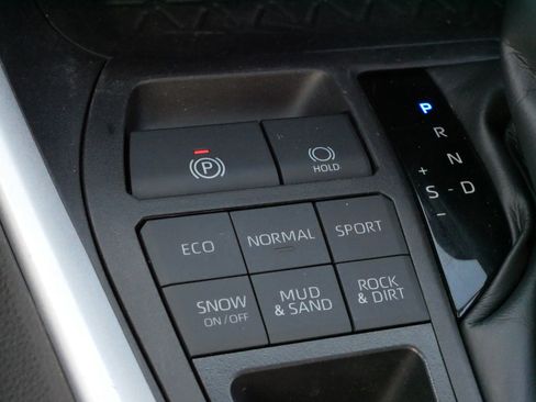 Certified 2024 Toyota RAV4 LE image 29