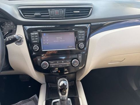 Used 2018 Nissan Rogue Sport SL w/ SL Premium Package image 11