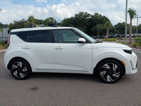 Certified 2025 Kia Soul GT-Line FWD image 4