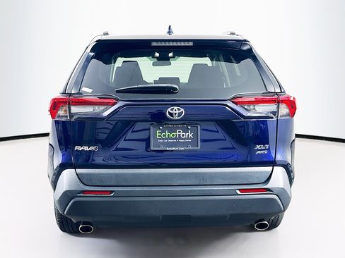 Used 2023 Toyota RAV4 XLE AWD/4WD image 9