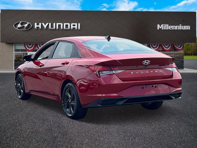 Certified 2023 Hyundai Elantra SEL FWD image 7