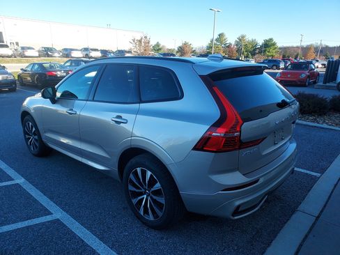 Used 2024 Volvo XC60 B5 Core w/ Climate Package image 7