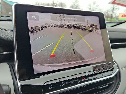 Used 2022 Jeep Compass Limited image 15