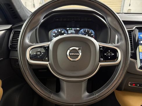 Used 2021 Volvo XC90 T6 Inscription w/ Lounge Package image 12