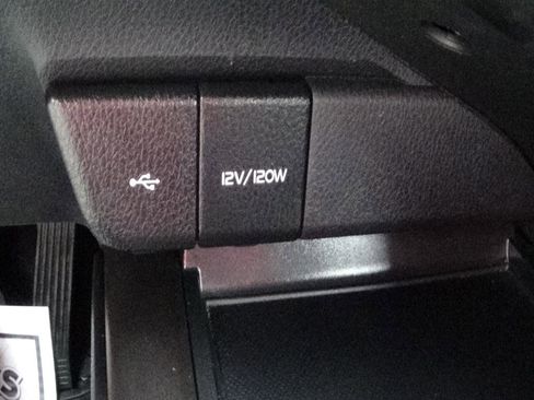 Used 2024 Toyota Camry SE image 30