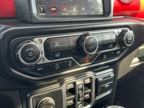 Used 2019 Jeep Wrangler Unlimited Rubicon image 17