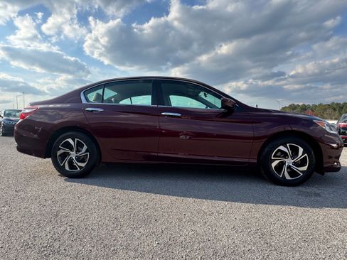 Used 2017 Honda Accord LX image 4