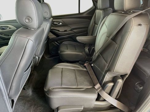 Used 2023 Chevrolet Traverse LT FWD image 24