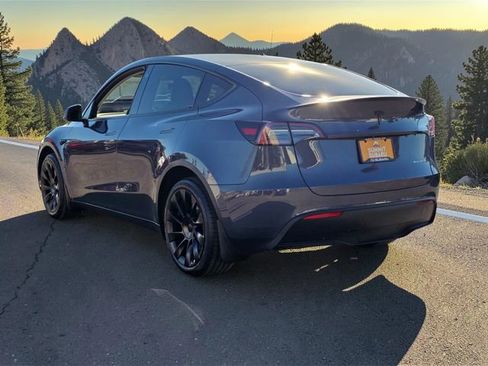 Used 2023 Tesla Model Y Long Range image 4