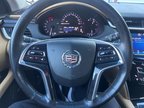 Used 2013 Cadillac XTS Luxury image 23