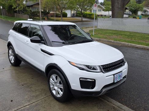 Used 2019 Land Rover Range Rover Evoque SE Premium image 3