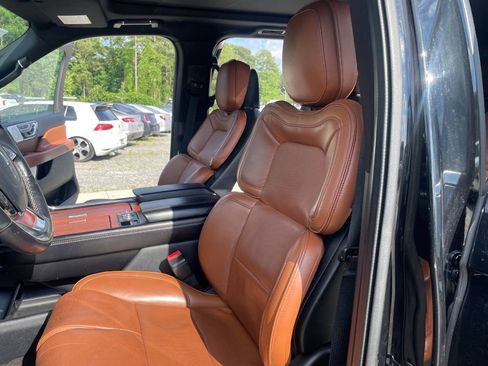 Used 2018 Lincoln Navigator Reserve w/ Technology Package AWD/4WD image 35
