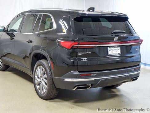 Used 2025 Buick Enclave Preferred AWD/4WD image 7