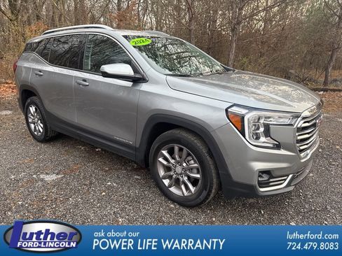 Used 2024 GMC Terrain SLT image 1
